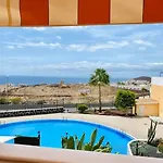 Golden Ocean View & Pool Apartamento *