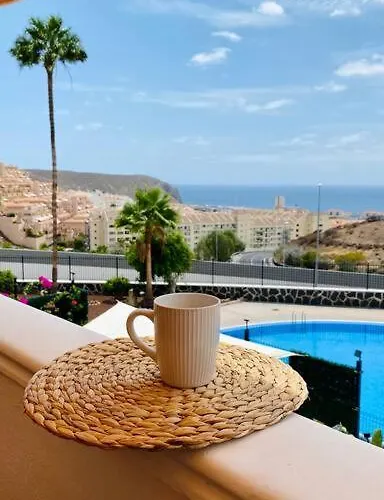 Golden Ocean View & Pool