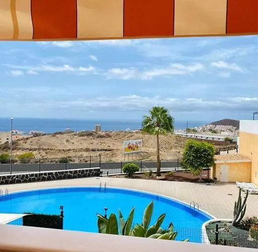 Golden Ocean View & Pool Apartman *