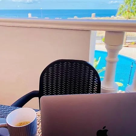 Golden Ocean View & Pool Διαμέρισμα