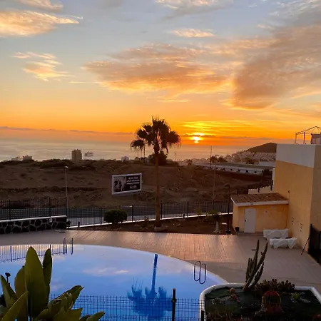 Golden Ocean View & Pool *