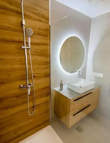 Golden Ocean View&pool Apartment